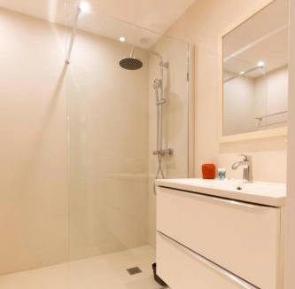 California - Pezou Apartment | WE CANNES ! Exceptional 4 rooms apartment Cannes Center swimming pool
