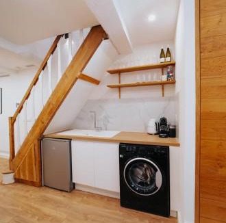 Antibes Old Town Apartment | Perfect family-oriented and recently renovated townhouse in the old Antibes