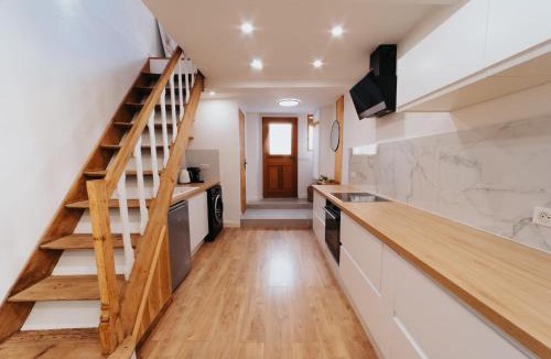 Antibes Old Town Apartment | Perfect family-oriented and recently renovated townhouse in the old Antibes