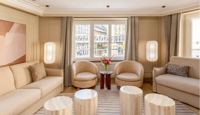 Signature Suite Eiffel Tower terrace