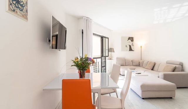 Rue d'Antibes Premium 2 BDR 2 baths Exclusive Olam Properties Cannes