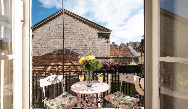 Chez Aynur 2 bedroom apartment VRBO