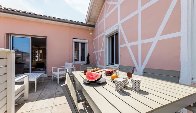 LES HALLES KEYWEEK Duplex with Terrace and Parking in Biarritz Center