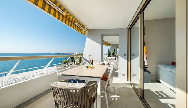 Apartment 'Grand Luxe Vue Mer Exclusif' with Sea View, Wi-Fi and Air Conditioning