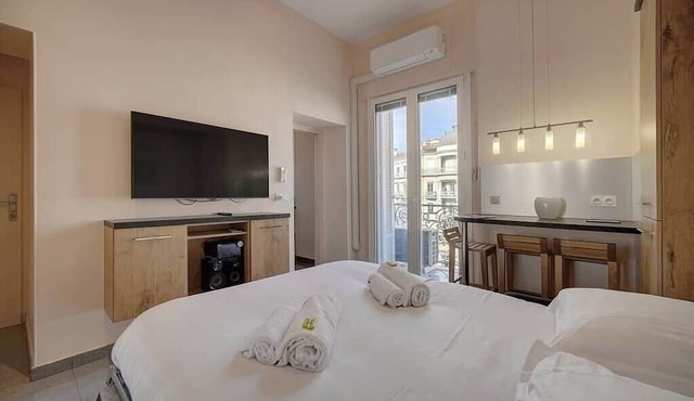 Upstays Terrace 24m² Studio Carnot
