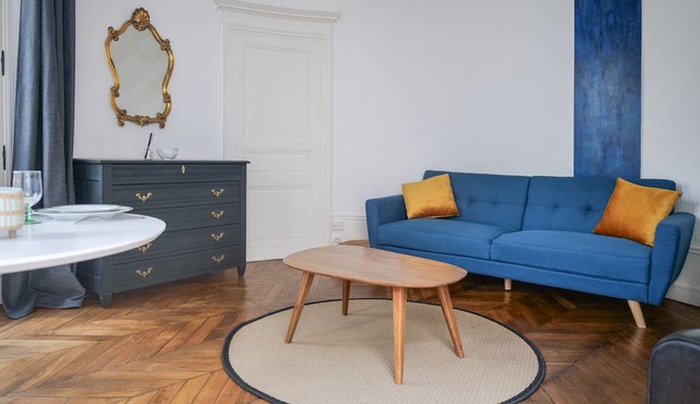 Chic Apartment – City Center – 2 Guests
