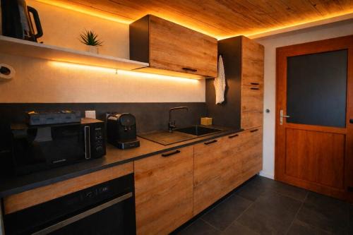 COCOON SPA-4 Pers-Jacuzzi-Parking-Jardin-Clim-Colmar