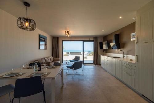 Superbe appartement en front de mer - Plage des Rosaires