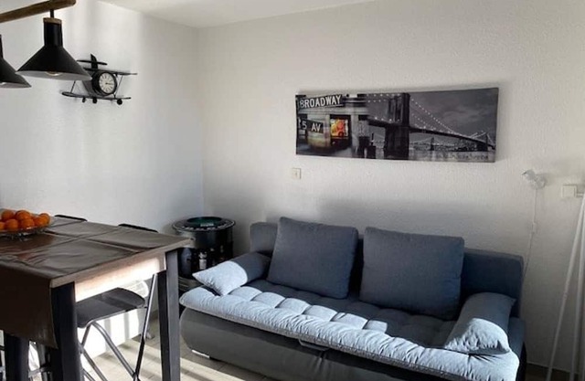Cozy Studio Cabine for 4 with Terrace, Pool, and Sports Facilities in Le Barcarès